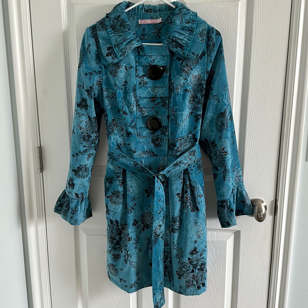 Beautiful floral blue long coat! Pura Vida, size 6